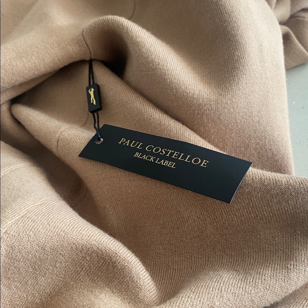Brand new - Paul Costelloe XL with two pockets camel colour open front - Picture 7 of 10